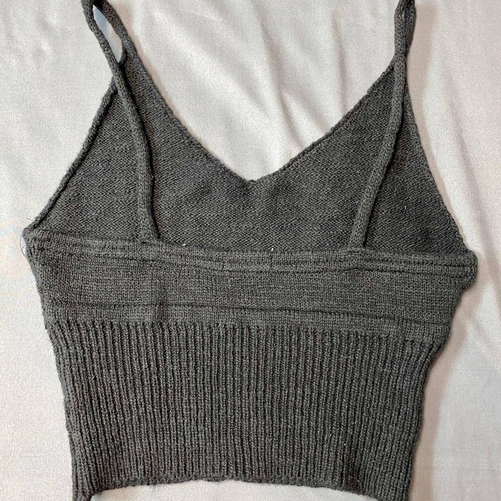 Black knitted crop top - Picture 2 of 2